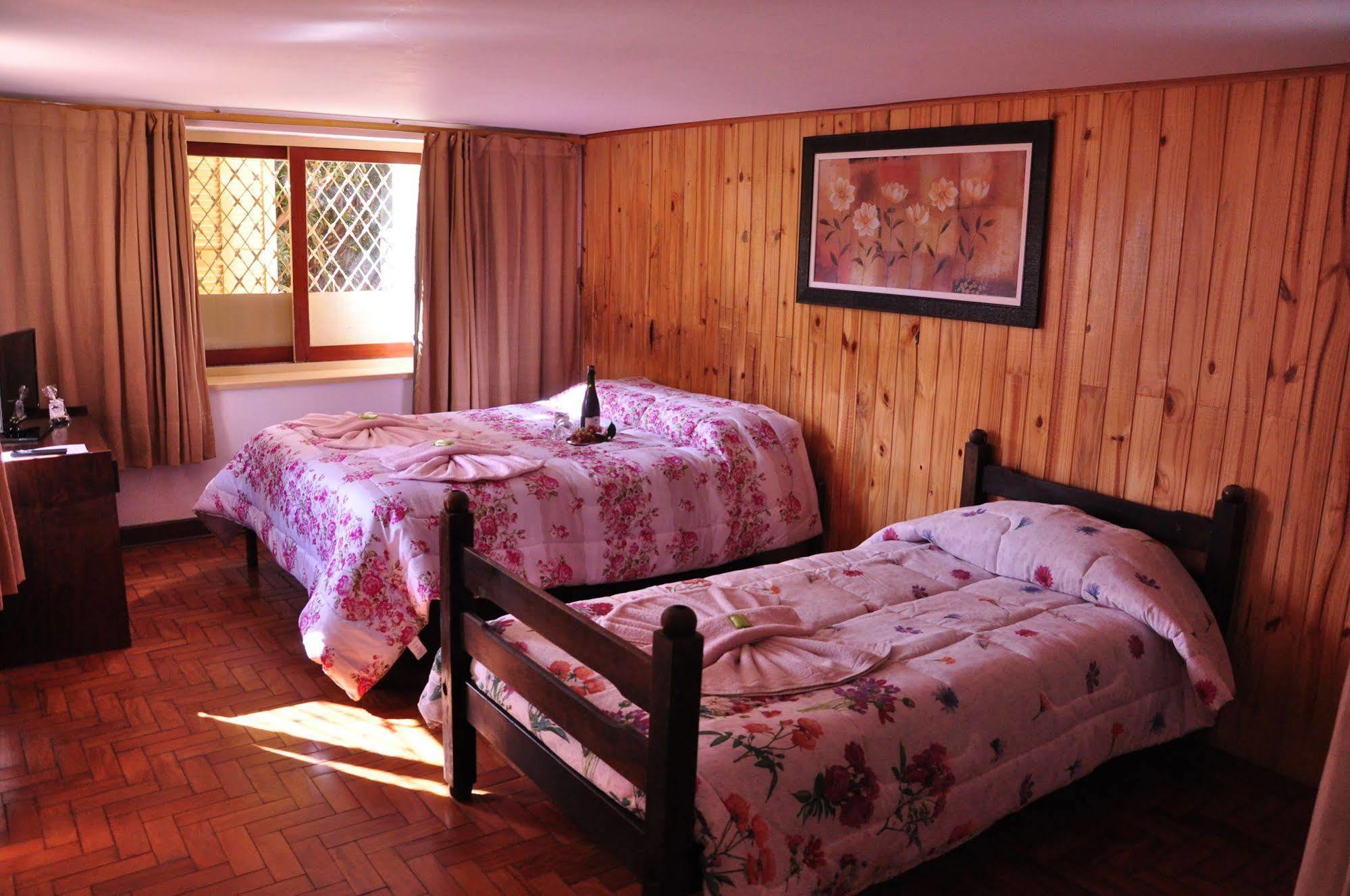 Sino Dos Ventos Inn